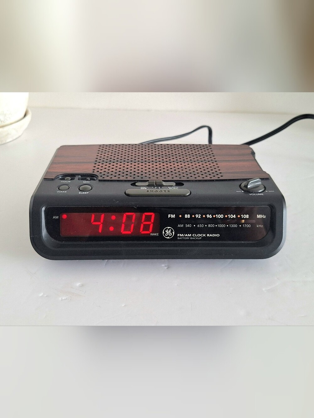 General Electric AM/FM Clock Radio